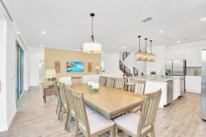 Stunning 9BR Home - Family Resort with Private Pool, Hot Tub, Games room and BBQ!
